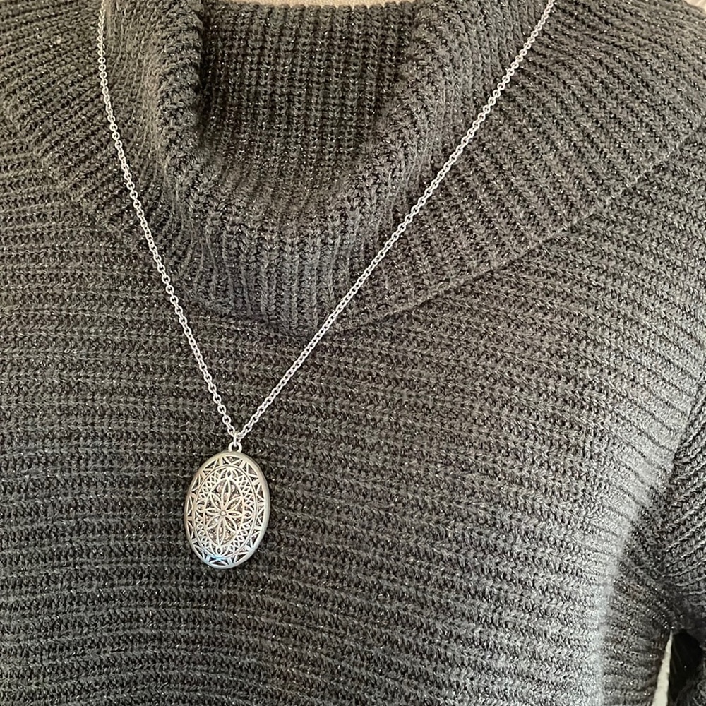 Reversible necklace 16” drop